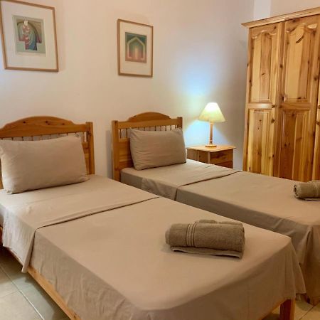 Tal-Mirakli Apartment Gharb  Bagian luar foto