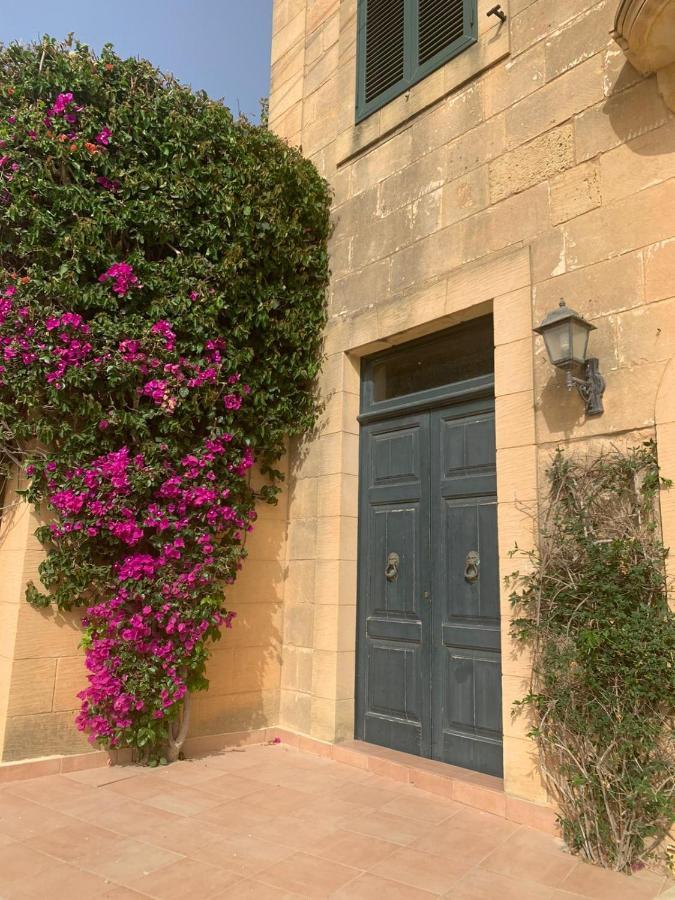 Tal-Mirakli Apartment Gharb  Bagian luar foto