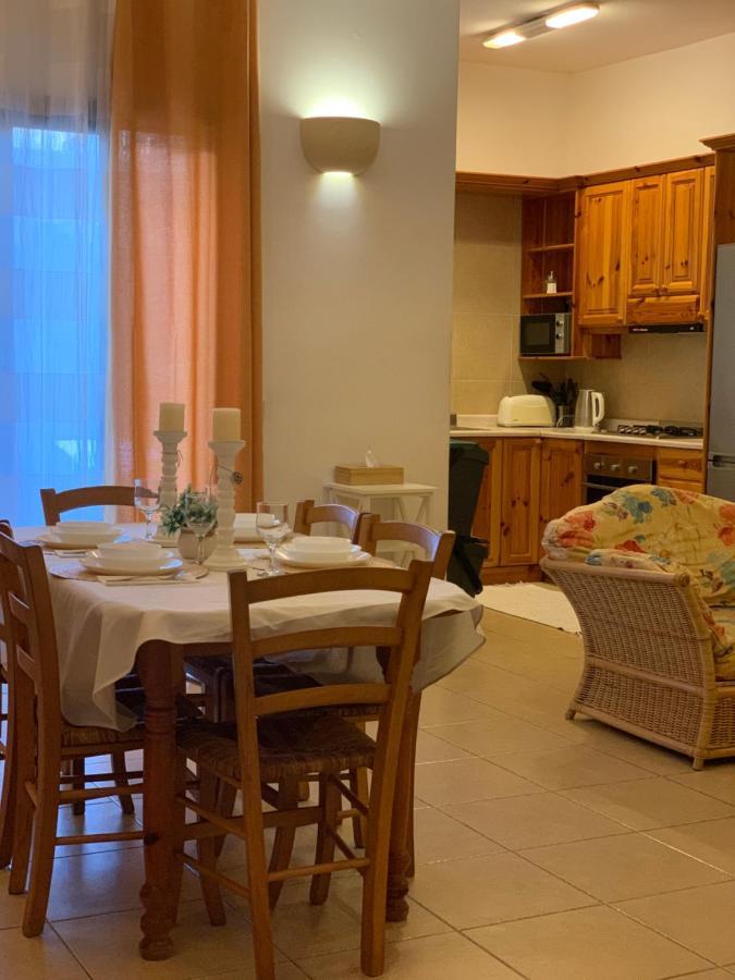 Tal-Mirakli Apartment Gharb  Bagian luar foto