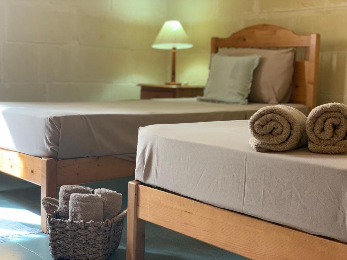 Tal-Mirakli Apartment Gharb  Bagian luar foto