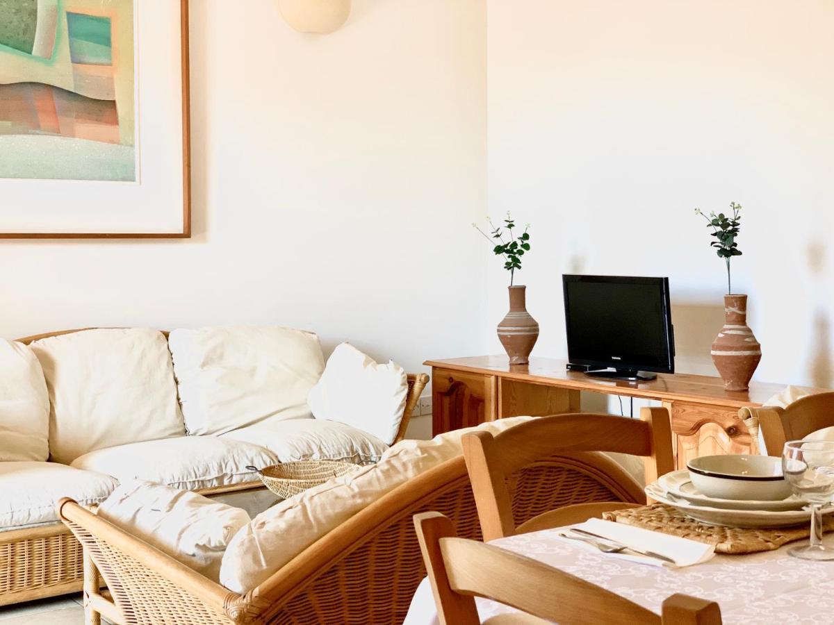 Tal-Mirakli Apartment Gharb  Bagian luar foto