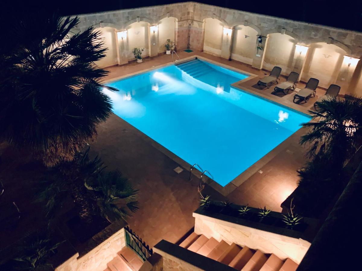 Tal-Mirakli Apartment Gharb  Bagian luar foto