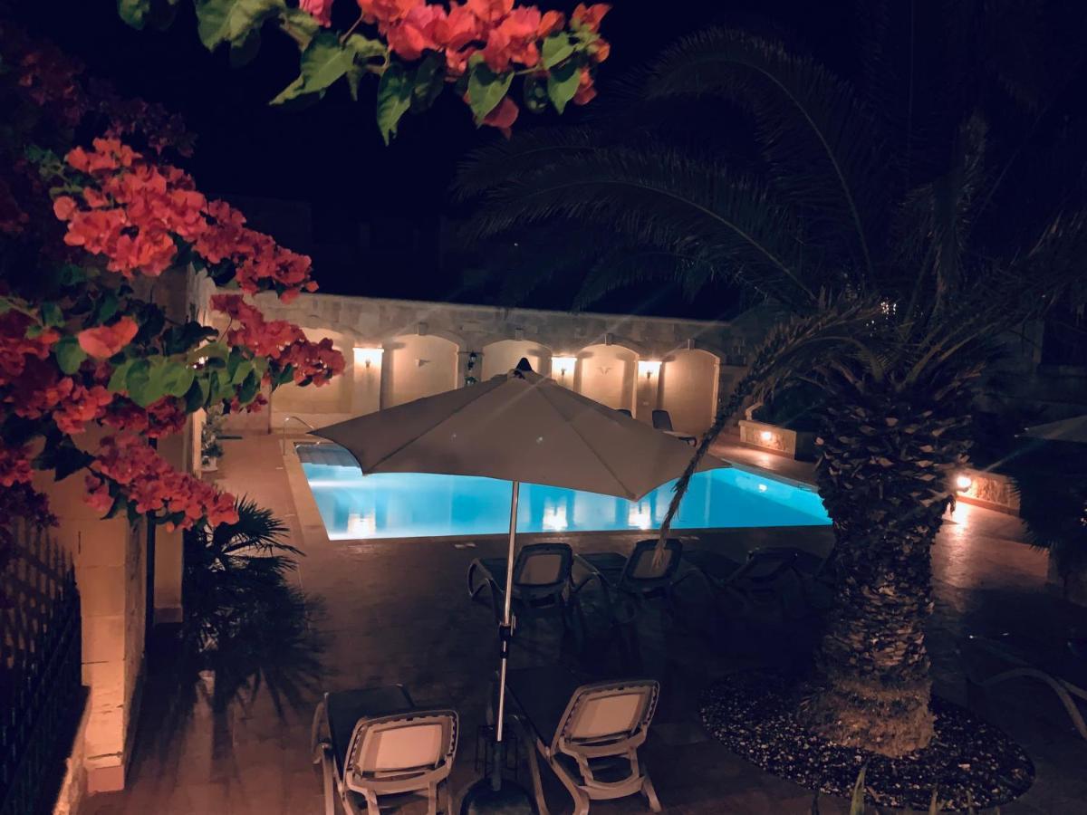 Tal-Mirakli Apartment Gharb  Bagian luar foto